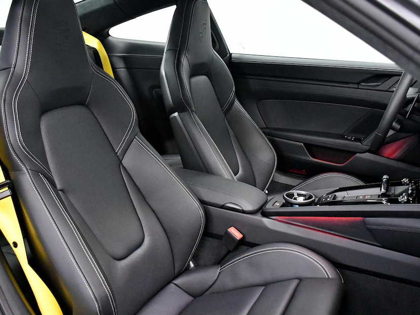 Foto do veículo PORSCHE 911  CARRERA GTS COUPE 3.6 992 2026 60 KM 1.430.000,00