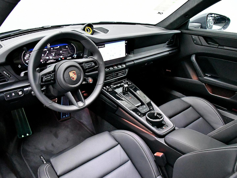 Foto do veículo PORSCHE 911  CARRERA GTS COUPE 3.6 992 2026 60 KM 1.430.000,00