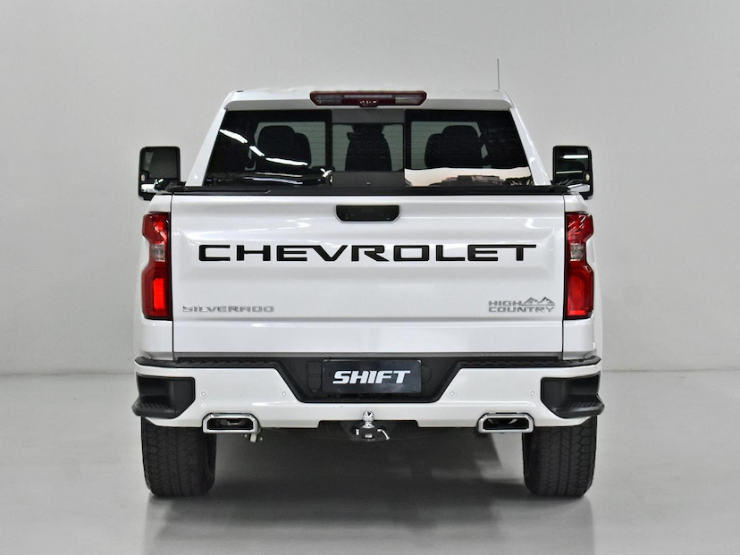 Foto do veículo CHEVROLET SILVERADO  HIGH COUNTRY 5.3 V8 AWD AUT. 2024 18.690 KM 395.000,00