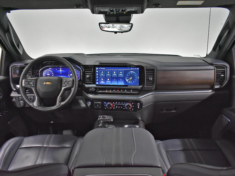Foto do veículo CHEVROLET SILVERADO  HIGH COUNTRY 5.3 V8 AWD AUT. 2024 18.690 KM 395.000,00