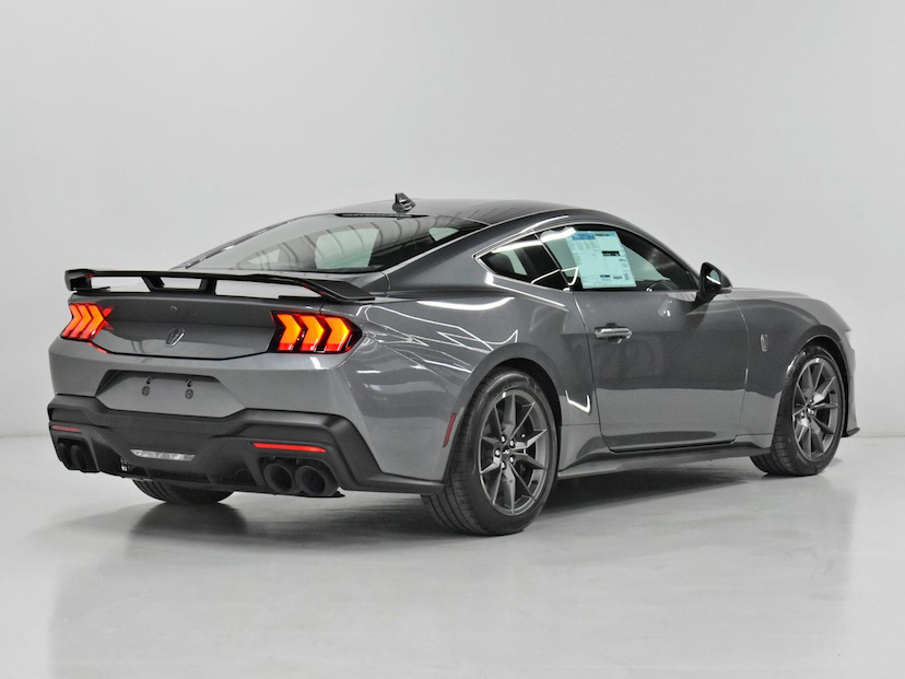 Foto do veículo FORD MUSTANG  DARK HORSE V8 5.0 2025 30 KM 649.000,00