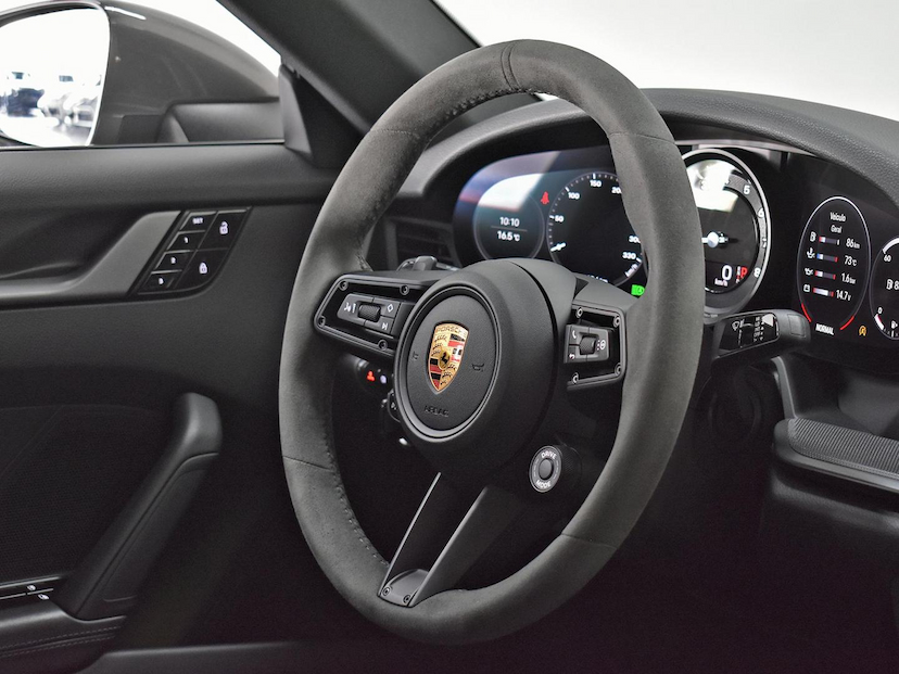 Foto do veículo PORSCHE 911  CARRERA COUPE 3.0 (991/992) 2021 13.580 KM 720.000,00