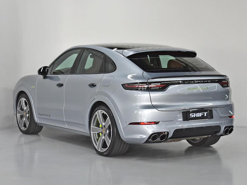 Foto do veículo PORSCHE CAYENNE  COUPE TURBO S E-HYBRID 4.0 2023 15.895 KM 930.000,00