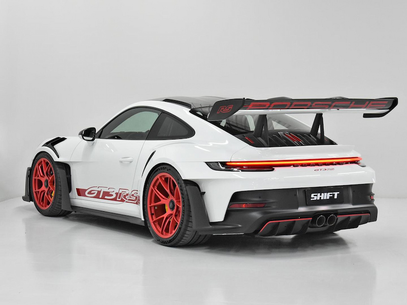 Foto do veículo PORSCHE 911  GT3 RS 2024 4.175 KM 3.500.000,00