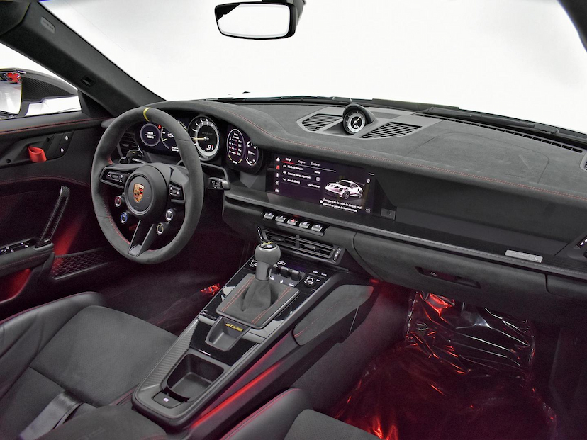 Foto do veículo PORSCHE 911  GT3 RS 2024 4.175 KM 3.500.000,00