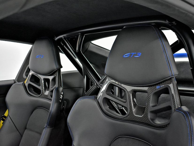 Foto do veículo PORSCHE 911  GT3 4.0 500CV/510CV (991) 2022 7.880 KM 1.990.000,00