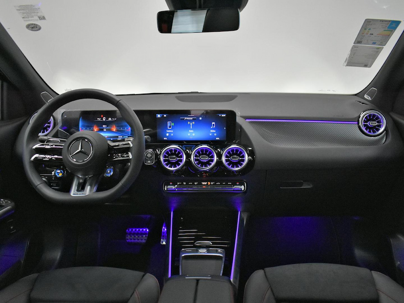 Foto do veículo MERCEDES-BENZ GLA 35 AMG  4MATIC 2.0 TURBO AUT 2025 120 KM 460.000,00