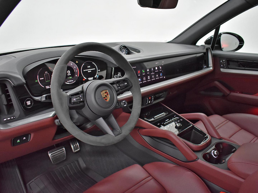 Foto do veículo PORSCHE CAYENNE  S 3.0 V6 (HÍBRIDO) 2024 11.765 KM 870.000,00