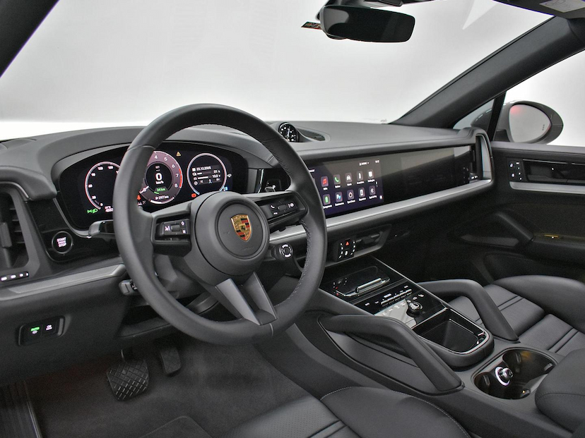 Foto do veículo PORSCHE CAYENNE  COUPE 3.0 V6 (HÍBRIDO) 2024 4.555 KM 830.000,00