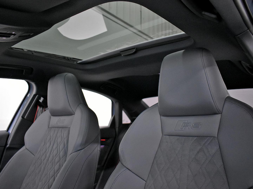 Foto do veículo AUDI RS3  SEDAN 2.5 TFSI QUATTRO S-TRONIC 2026 785 KM 645.000,00