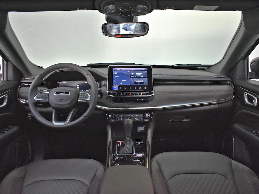 Foto do veículo JEEP COMMANDER  OVERLAND T270 1.3 TB FLEX AUT 2023 23.955 KM 180.000,00