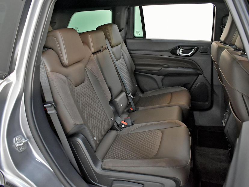 Foto do veículo JEEP COMMANDER  OVERLAND T270 1.3 TB FLEX AUT 2023 23.955 KM 180.000,00