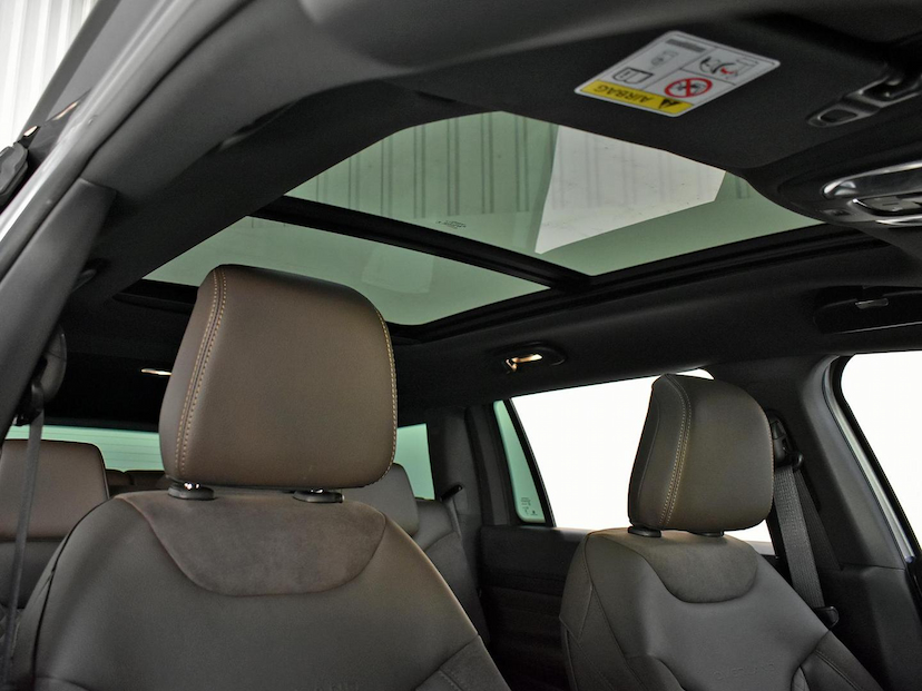 Foto do veículo JEEP COMMANDER  OVERLAND T270 1.3 TB FLEX AUT 2023 23.955 KM 180.000,00