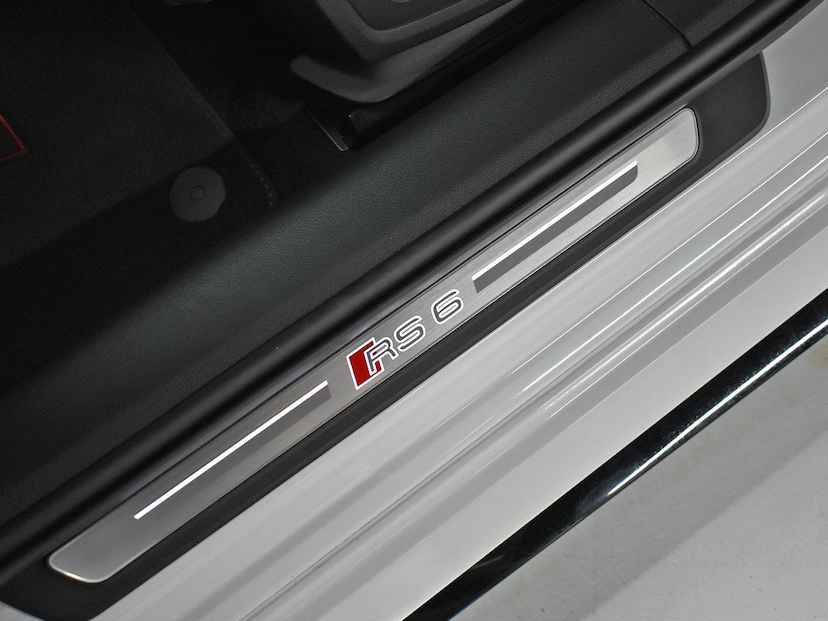 Foto do veículo AUDI RS6 RS6 4.0 AVANT.PERF TFSI QUAT.TIP.(HIB) 2025 3.125 KM 1.190.000,00