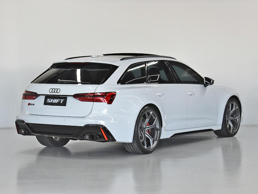 Foto do veículo AUDI RS6 RS6 4.0 AVANT.PERF TFSI QUAT.TIP.(HIB) 2025 3.125 KM 1.190.000,00