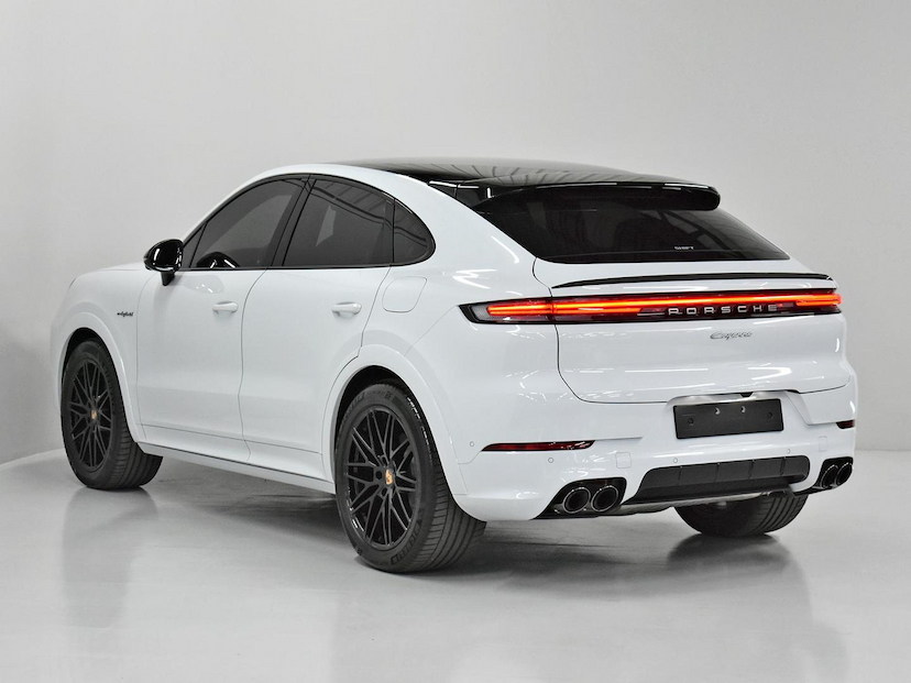 Foto do veículo PORSCHE CAYENNE  COUPE 3.0 V6 (HÍBRIDO) 2025 2.915 KM 890.000,00