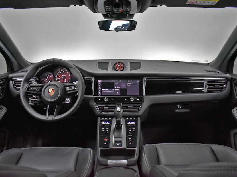 Foto do veículo PORSCHE MACAN  T 2.0 TURBO 2026 925 KM 630.000,00
