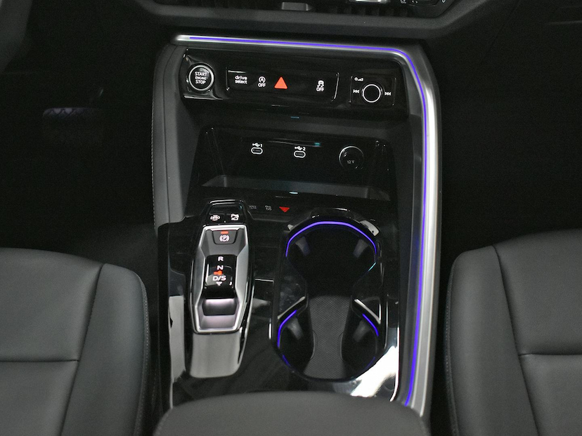 Foto do veículo AUDI Q5  SPORTBACK ADVANCED 2.0 TFSI QUATTRO S-TRONIC 2025 3.710 KM 430.000,00