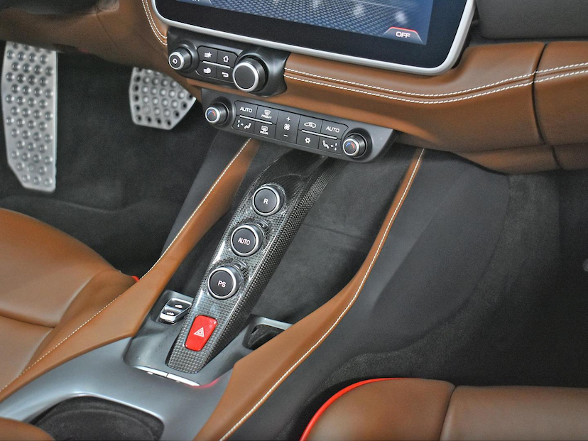 Foto do veículo FERRARI PORTOFINO  3.9 V8 600CV 2020 14.470 KM 2.590.000,00