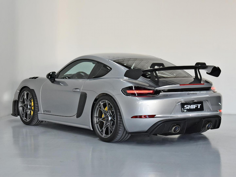 Foto do veículo PORSCHE 718  CAYMAN GT4 RS 4.0 500CV 2024 4.340 KM 1.750.000,00