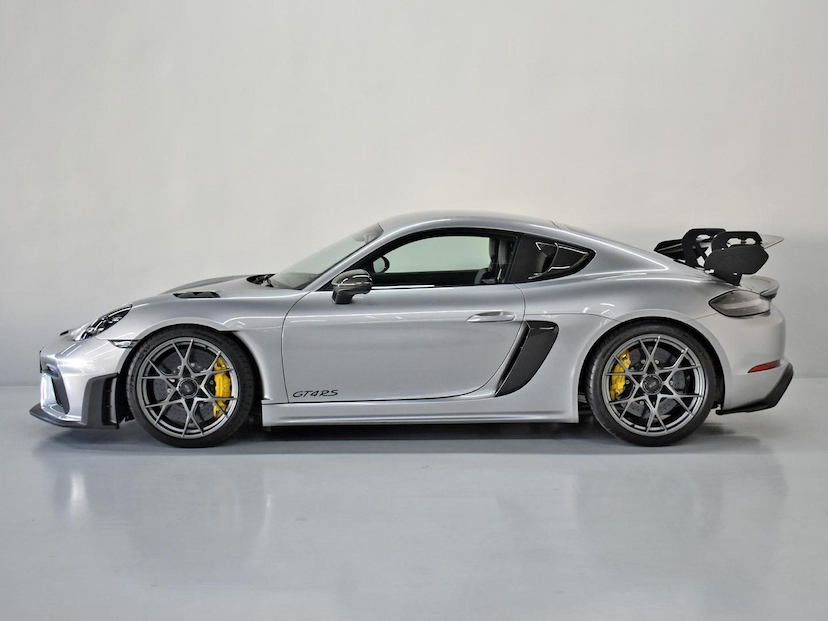 Foto do veículo PORSCHE 718  CAYMAN GT4 RS 4.0 500CV 2024 4.340 KM 1.750.000,00