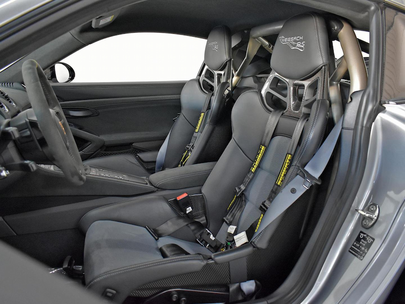 Foto do veículo PORSCHE 718  CAYMAN GT4 RS 4.0 500CV 2024 4.340 KM 1.750.000,00