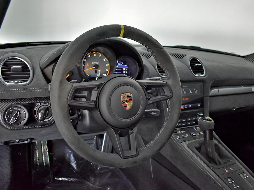 Foto do veículo PORSCHE 718  CAYMAN GT4 RS 4.0 500CV 2024 4.340 KM 1.750.000,00