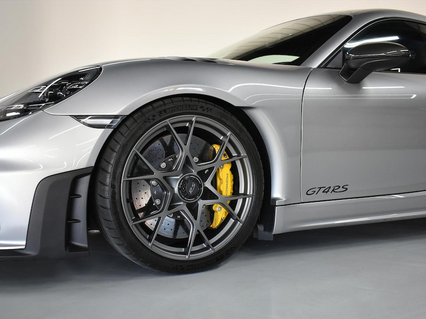 Foto do veículo PORSCHE 718  CAYMAN GT4 RS 4.0 500CV 2024 4.340 KM 1.750.000,00