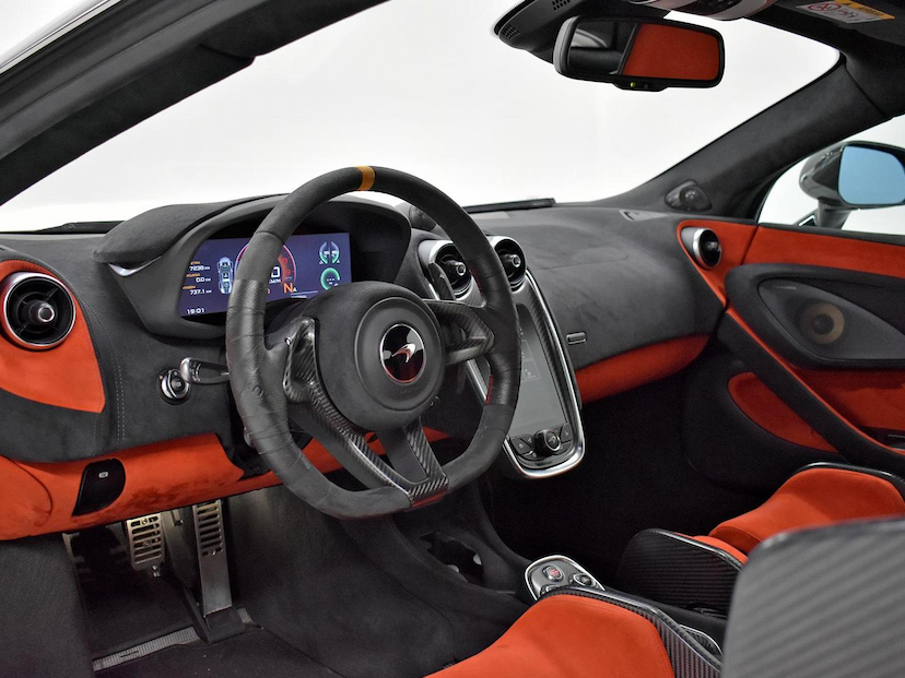 Foto do veículo MCLAREN 600LT  COUPE 3.8 BI-TURBO V8 2019 7.375 KM 2.800.000,00