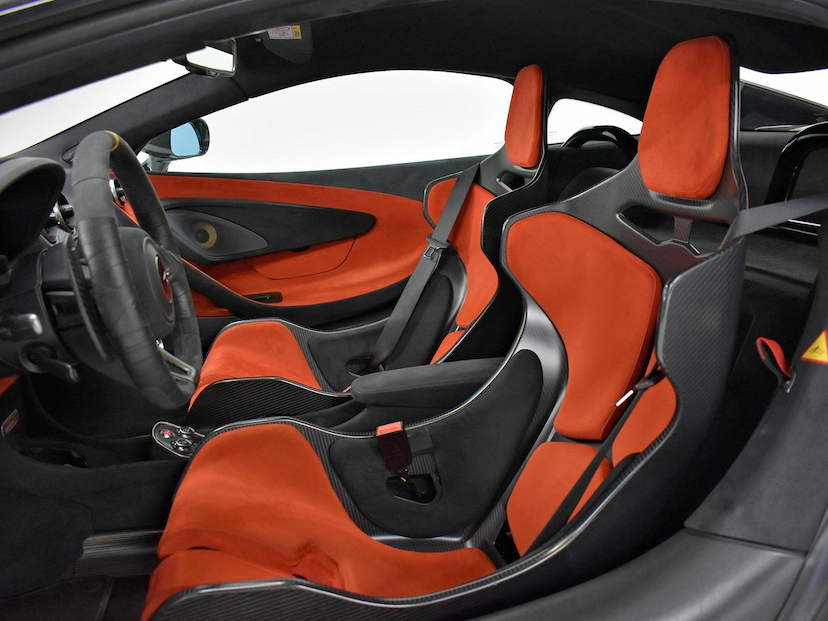 Foto do veículo MCLAREN 600LT  COUPE 3.8 BI-TURBO V8 2019 7.375 KM 2.800.000,00