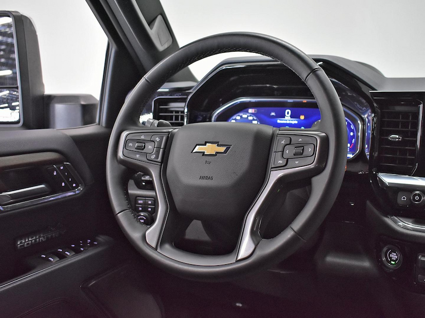Foto do veículo CHEVROLET SILVERADO  HIGH COUNTRY 5.3 V8 AWD AUT. 2024 43.420 KM 395.000,00