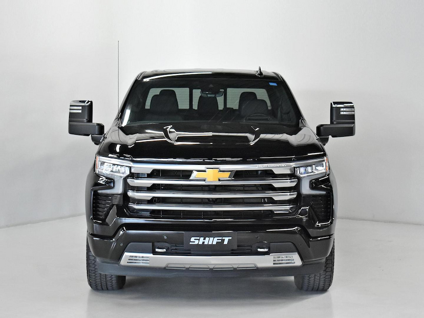 Foto do veículo CHEVROLET SILVERADO  HIGH COUNTRY 5.3 V8 AWD AUT. 2024 43.420 KM 395.000,00