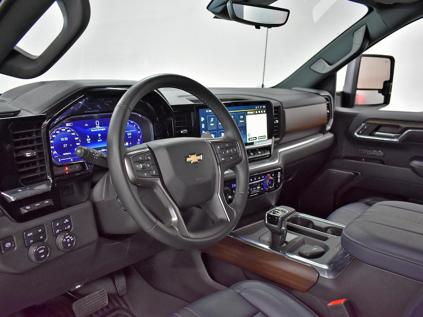 Foto do veículo CHEVROLET SILVERADO  HIGH COUNTRY 5.3 V8 AWD AUT. 2024 43.420 KM 395.000,00