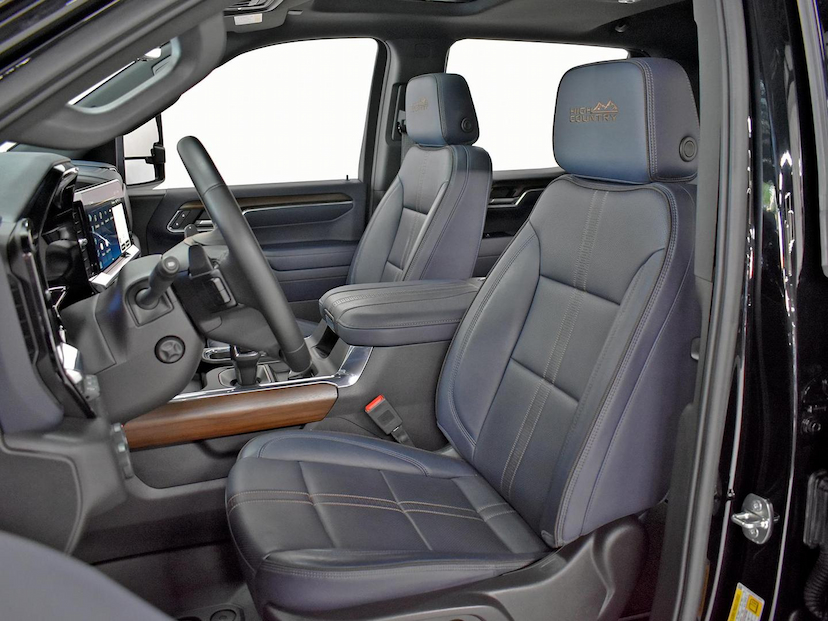Foto do veículo CHEVROLET SILVERADO  HIGH COUNTRY 5.3 V8 AWD AUT. 2024 43.420 KM 395.000,00