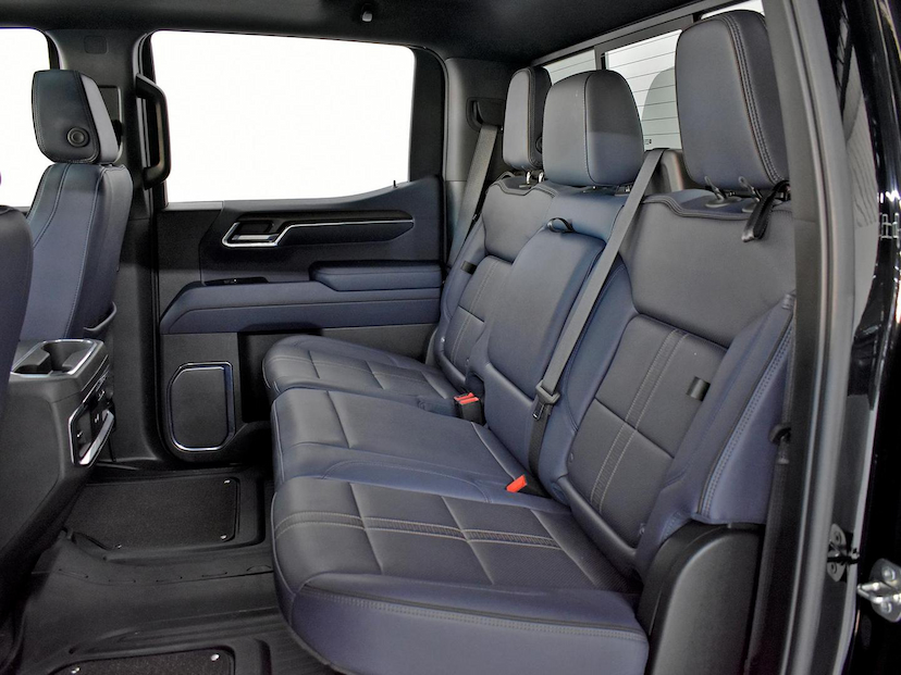 Foto do veículo CHEVROLET SILVERADO  HIGH COUNTRY 5.3 V8 AWD AUT. 2024 43.420 KM 395.000,00