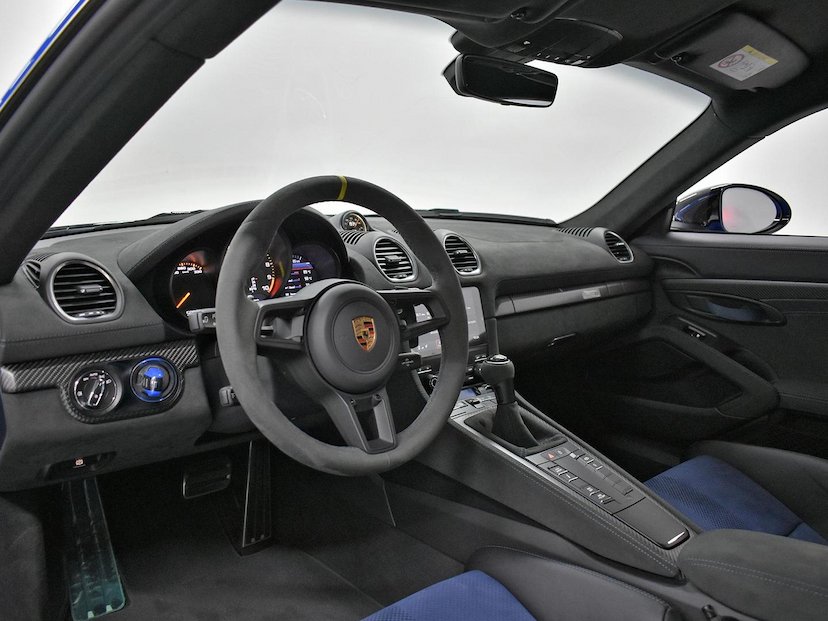 Foto do veículo PORSCHE 718  CAYMAN GT4 RS 4.0 500CV 2024 5.895 KM 1.750.000,00