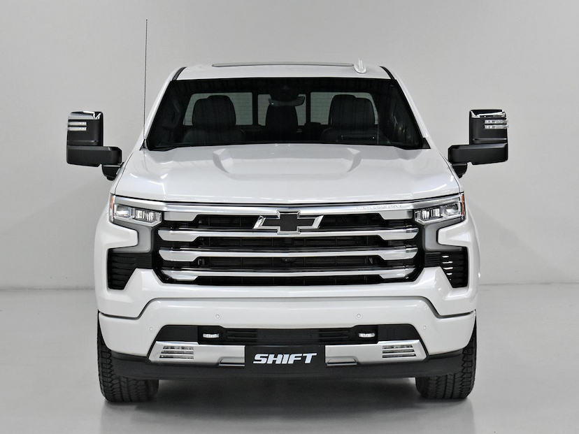 Foto do veículo CHEVROLET SILVERADO  HIGH COUNTRY 5.3 V8 AWD AUT. 2024 24.930 KM 409.000,00