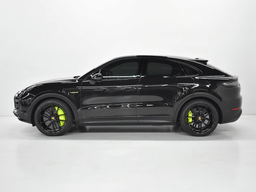 Foto do veículo PORSCHE CAYENNE  COUPE TURBO S E-HYBRID 4.0 2023 30.560 KM 940.000,00