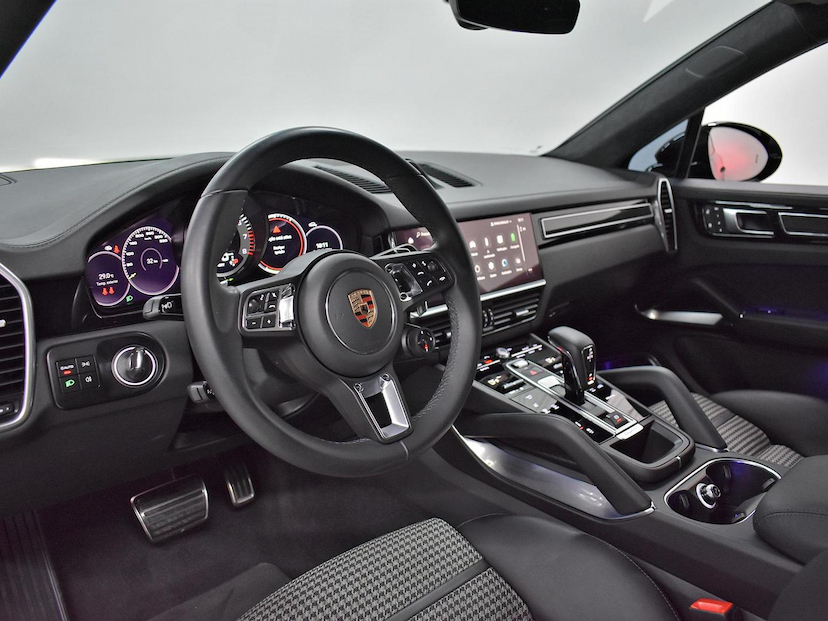 Foto do veículo PORSCHE CAYENNE  COUPE TURBO S E-HYBRID 4.0 2023 30.560 KM 940.000,00