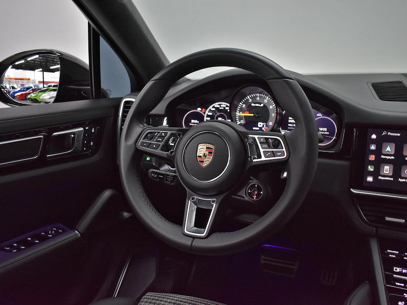 Foto do veículo PORSCHE CAYENNE  COUPE TURBO S E-HYBRID 4.0 2023 30.560 KM 940.000,00