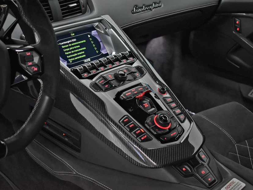 Foto do veículo LAMBORGHINI AVENTADOR  LP 740-4 S 2018 7.135 KM 6.500.000,00