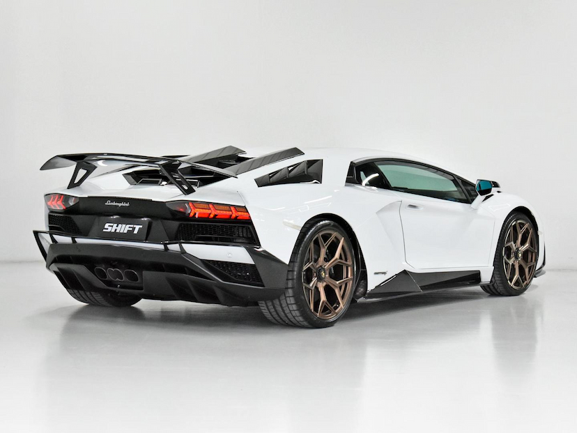 Foto do veículo LAMBORGHINI AVENTADOR  LP 740-4 S 2018 7.135 KM 6.500.000,00