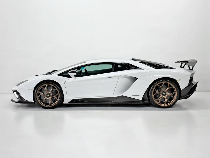 Foto do veículo LAMBORGHINI AVENTADOR  LP 740-4 S 2018 7.135 KM 6.500.000,00