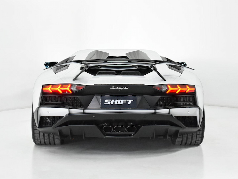 Foto do veículo LAMBORGHINI AVENTADOR  LP 740-4 S 2018 7.135 KM 6.500.000,00