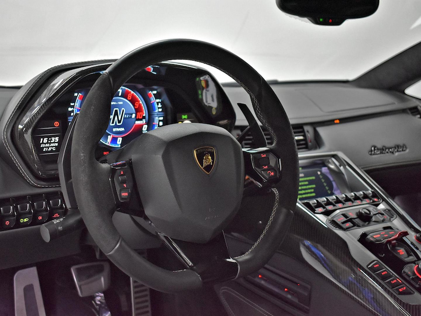 Foto do veículo LAMBORGHINI AVENTADOR  LP 740-4 S 2018 7.135 KM 6.500.000,00
