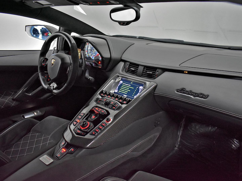 Foto do veículo LAMBORGHINI AVENTADOR  LP 740-4 S 2018 7.135 KM 6.500.000,00
