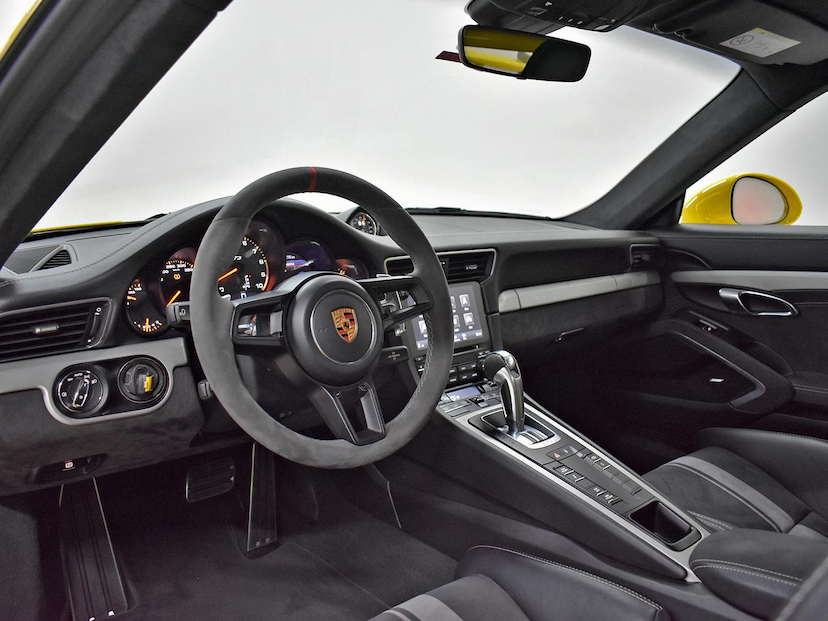 Foto do veículo PORSCHE 911  GT3 4.0 500CV (991) 2018 19.015 KM 1.690.000,00