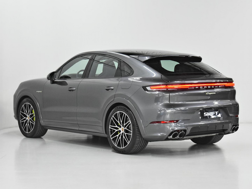 Foto do veículo PORSCHE CAYENNE  COUPE 3.0 V6 (HÍBRIDO) 2026 615 KM 899.000,00