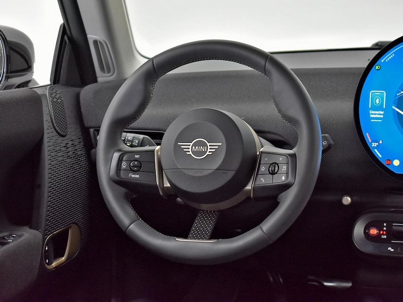 Foto do veículo MINI COOPER  E 2024 2.290 KM 199.000,00