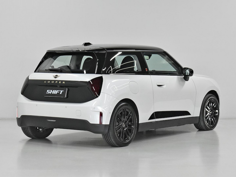 Foto do veículo MINI COOPER  E 2024 2.290 KM 199.000,00